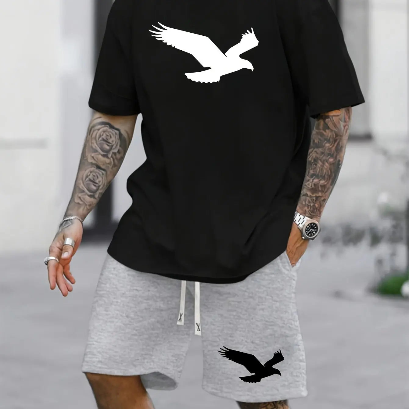 Stilren och avslappnad: Men's 100 cotton T-shirt set casual oversized set med fågelmönster, kortärmad T-shirt och shorts.