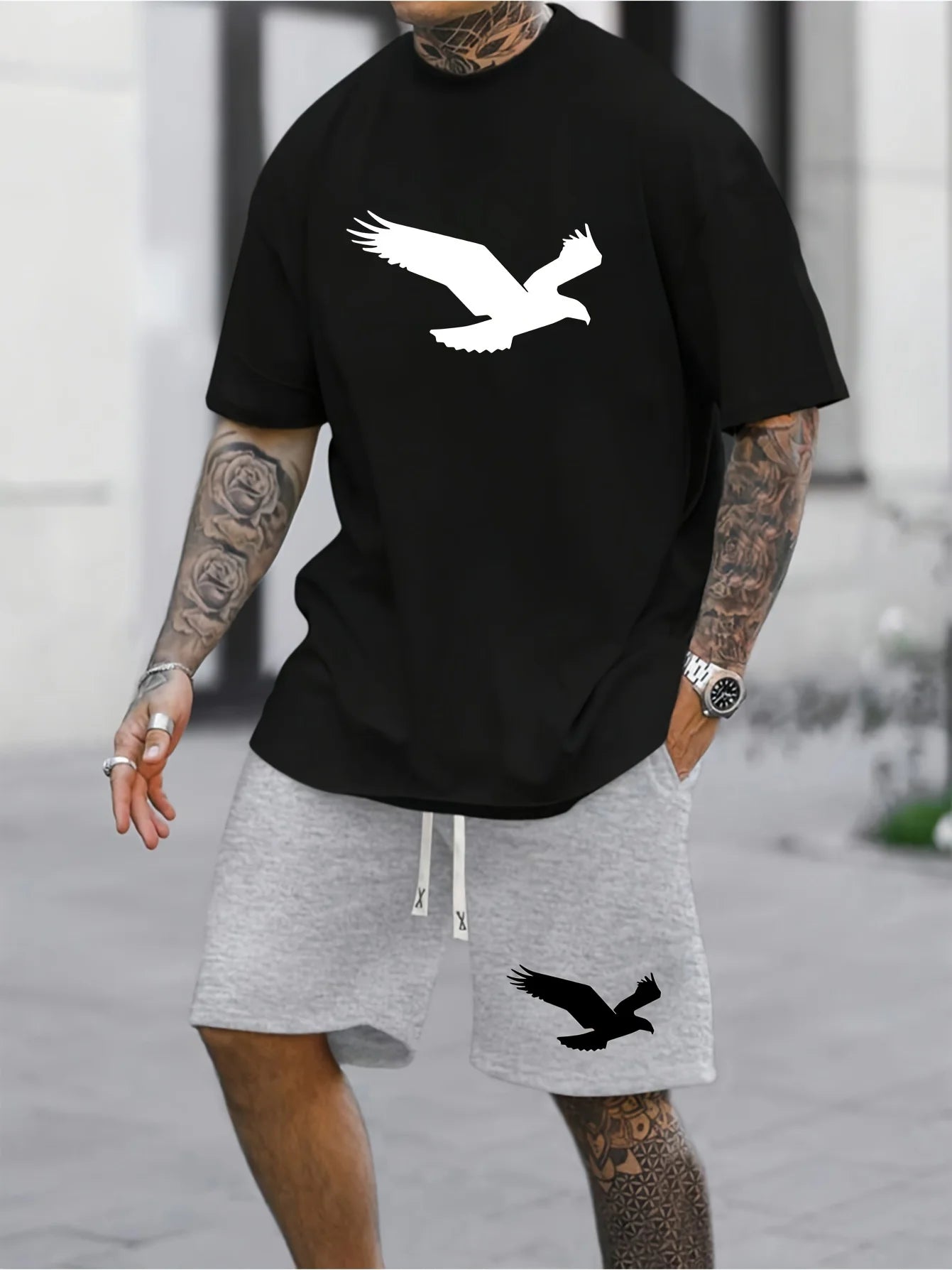 Stilren och bekväm Men's 100 cotton T-shirt set casual oversized set med fågelmönster, perfekt för vår och höst.
