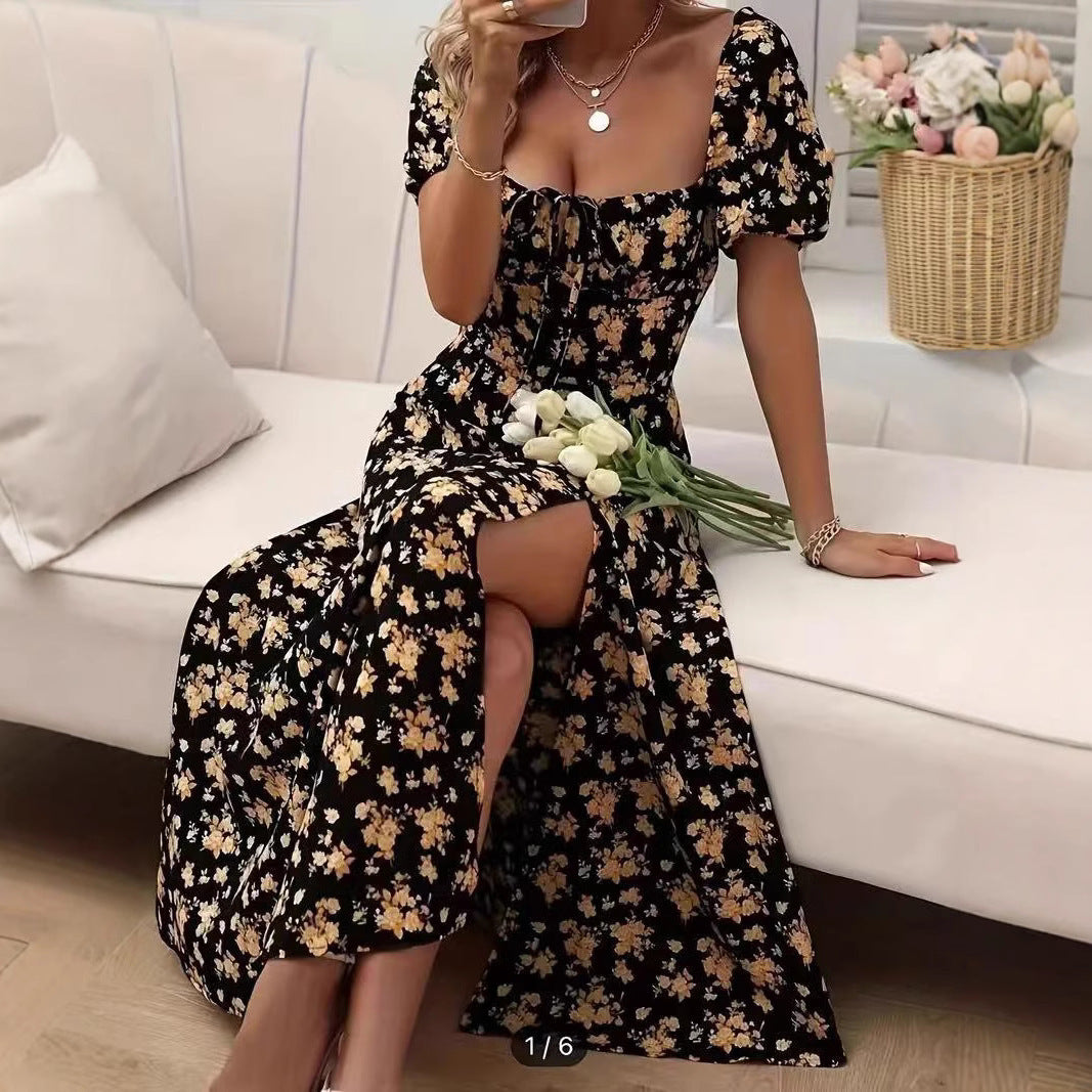 Blommig midiklänning - elegant sommaroutfit för kvinnor