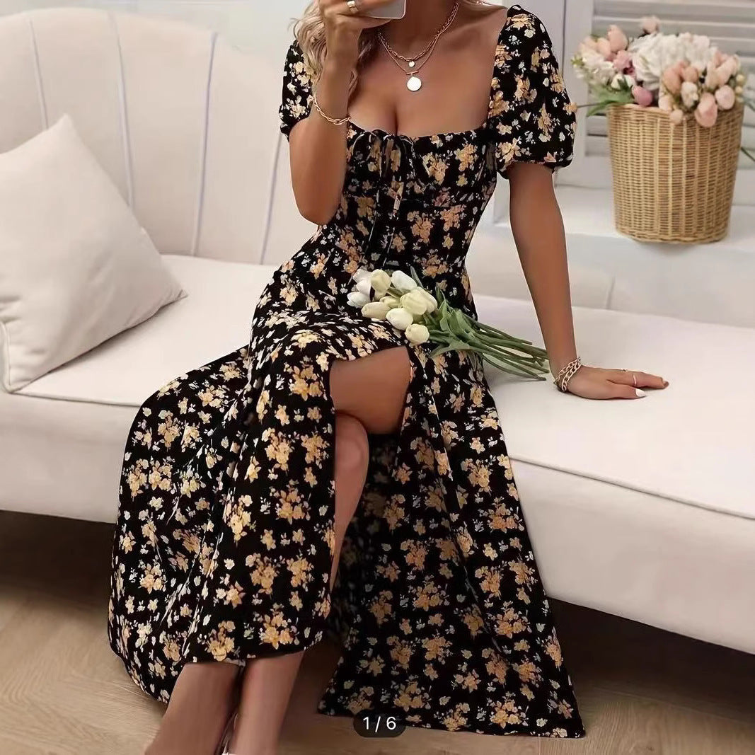 Blommig midiklänning - elegant sommaroutfit för kvinnor