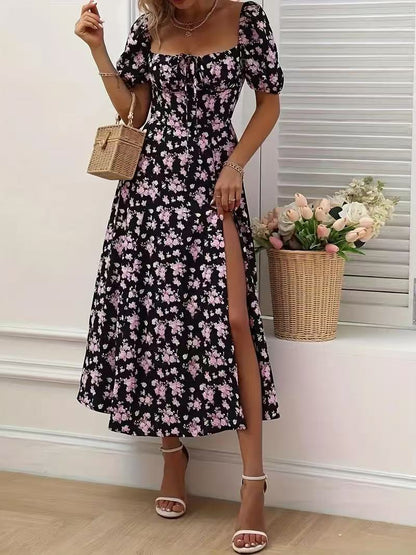 Blommig midiklänning - elegant sommaroutfit för kvinnor